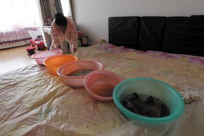 剑河楼上漏水，住户失联，小区没物管，业主维权难！律师来支招……